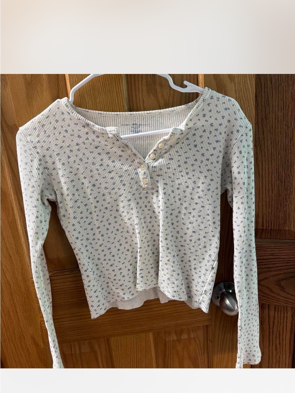 brandy' Long-Sleeve Henley Top in Blue floral Print